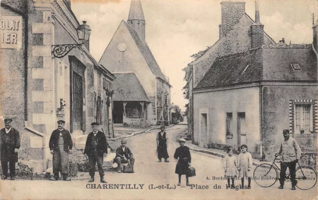 37-Charentilly-Place-De-L-Eglise-Animee-N°6028-F-0395